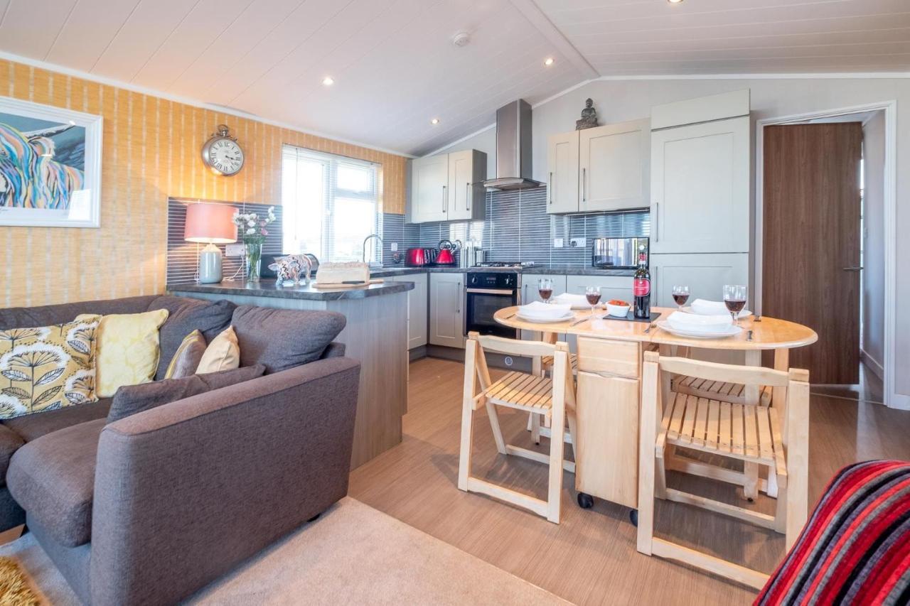 Chelsea Lodge - Aldeburgh Coastal Cottages Sizewell Экстерьер фото